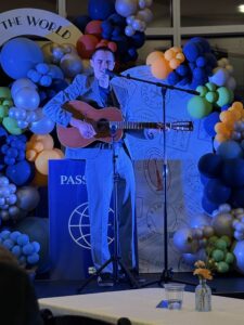 Hank Lemon singing "Cedar River"