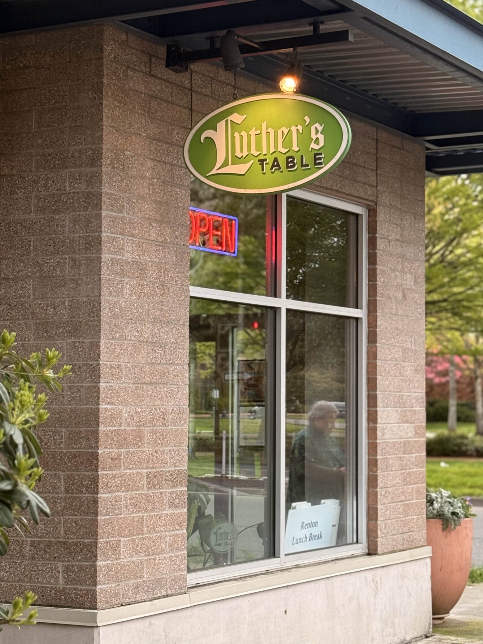 Luther’s Table Brings Small Businesses Together for Coworking Meetup